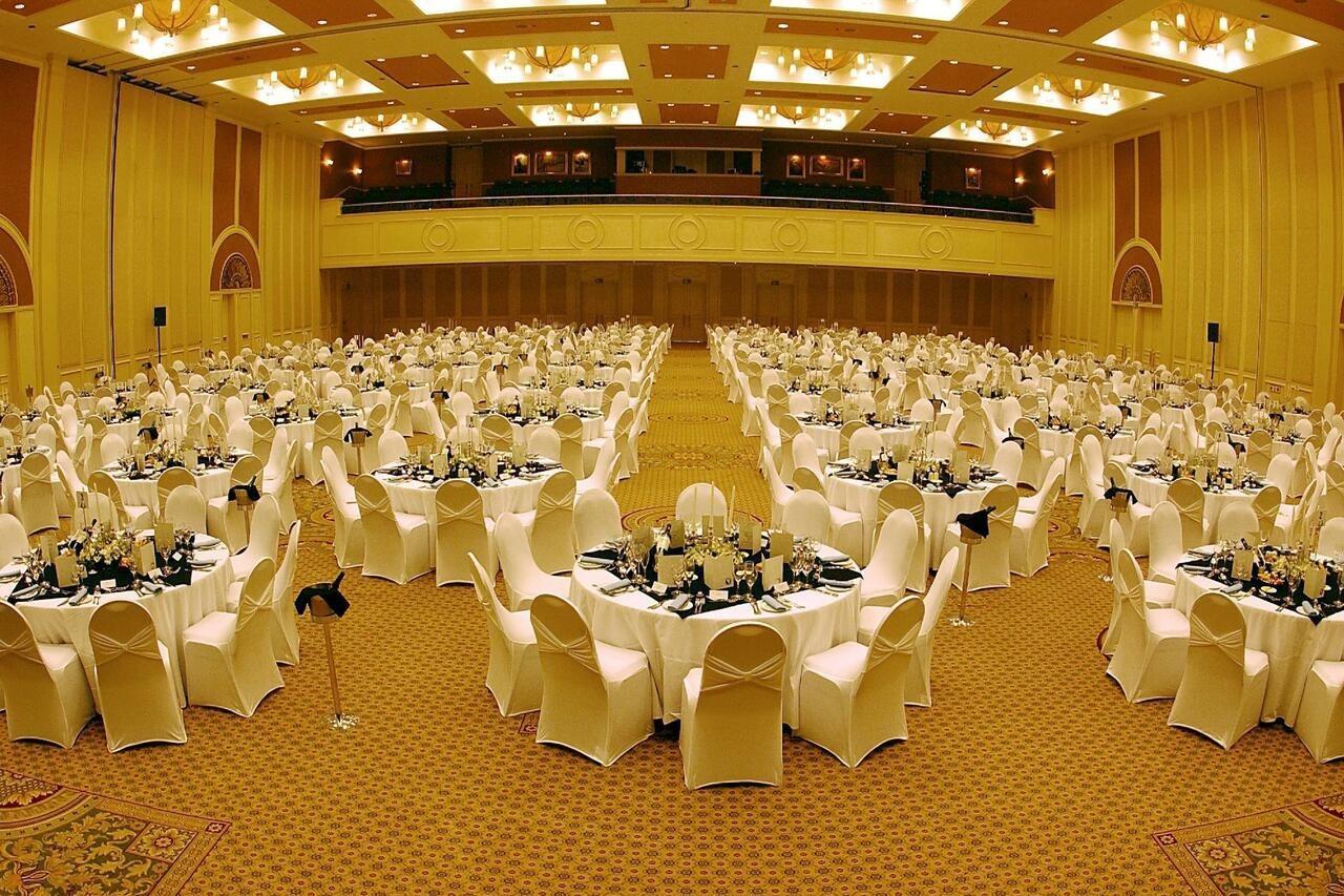 Peermont Metcourt Inn At The Grand Palm, Gaborone Bagian luar foto