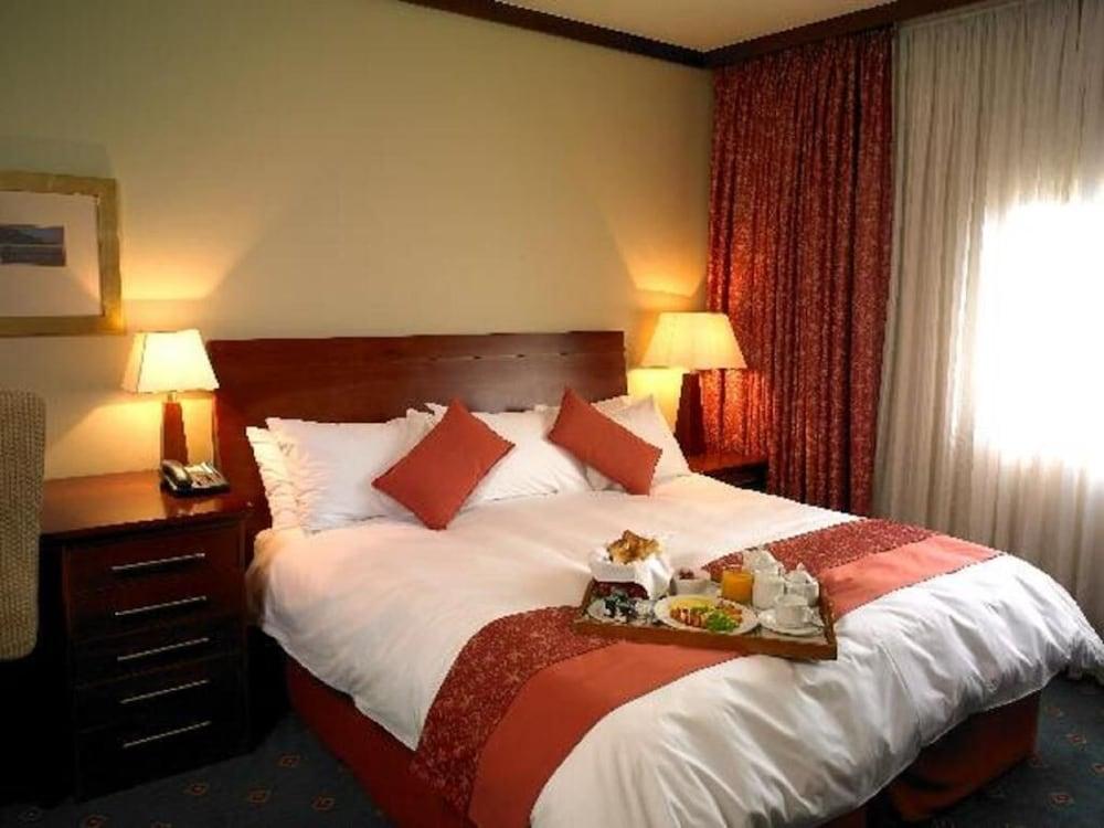 Peermont Metcourt Inn At The Grand Palm, Gaborone Bagian luar foto