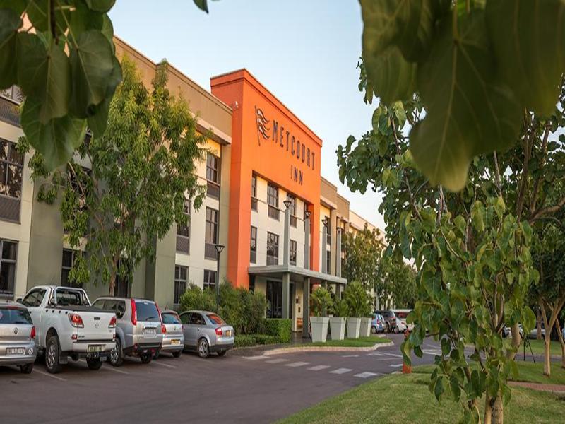 Peermont Metcourt Inn At The Grand Palm, Gaborone Bagian luar foto