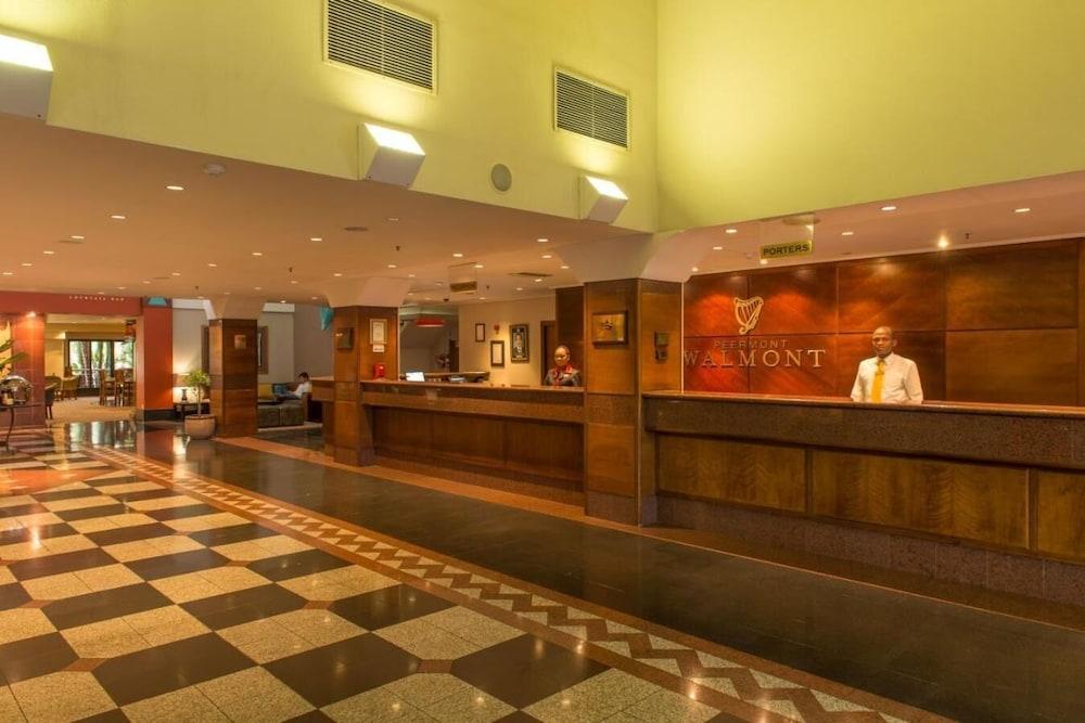Peermont Metcourt Inn At The Grand Palm, Gaborone Bagian luar foto