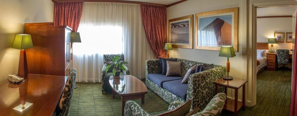 Peermont Metcourt Inn At The Grand Palm, Gaborone Bagian luar foto
