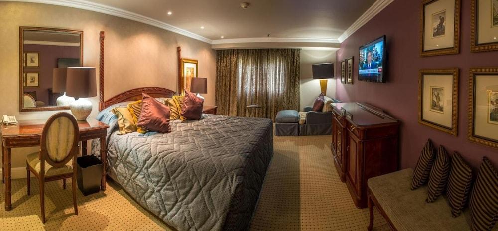 Peermont Metcourt Inn At The Grand Palm, Gaborone Bagian luar foto