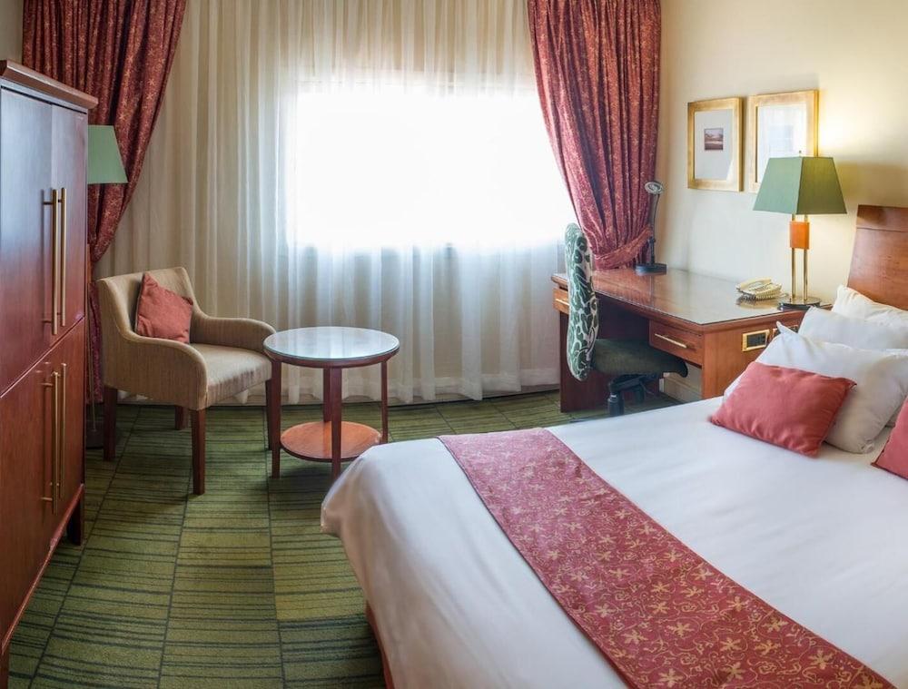Peermont Metcourt Inn At The Grand Palm, Gaborone Bagian luar foto