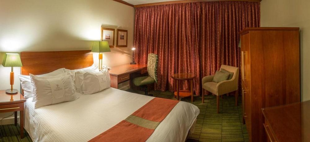 Peermont Metcourt Inn At The Grand Palm, Gaborone Bagian luar foto