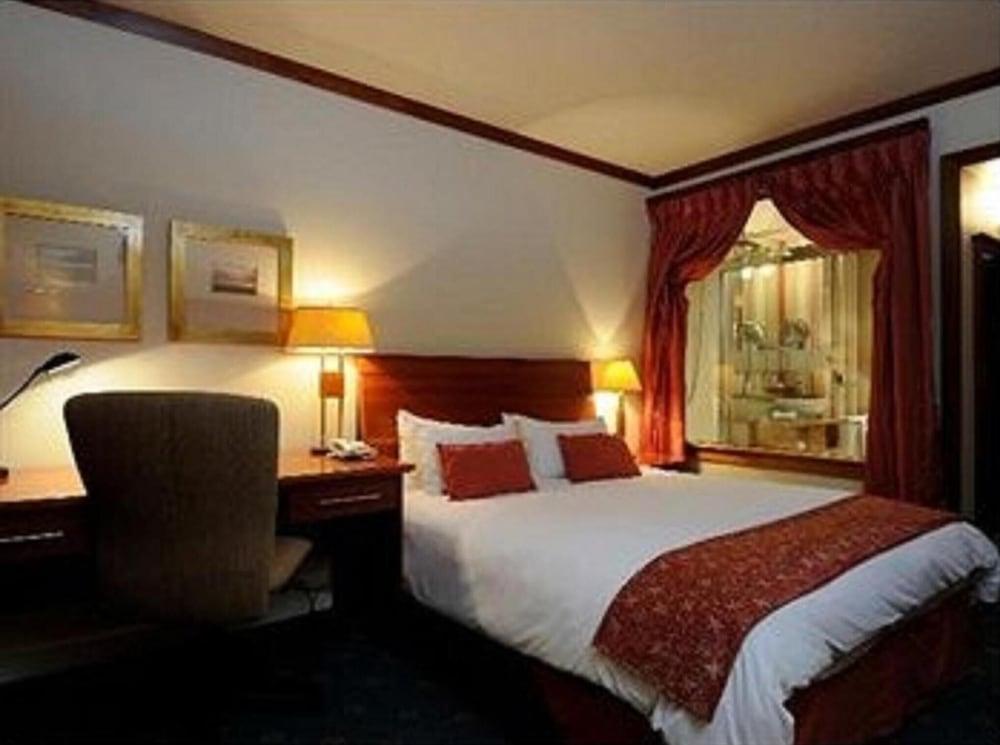 Peermont Metcourt Inn At The Grand Palm, Gaborone Bagian luar foto