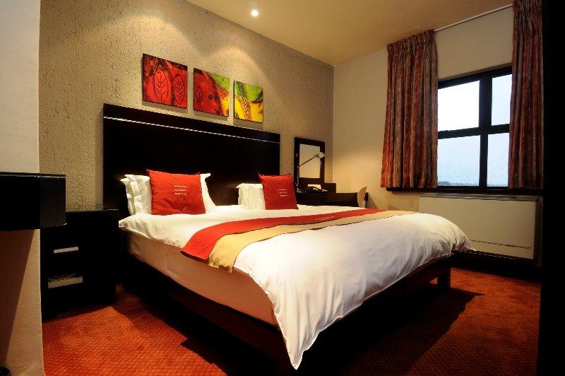 Peermont Metcourt Inn At The Grand Palm, Gaborone Bagian luar foto