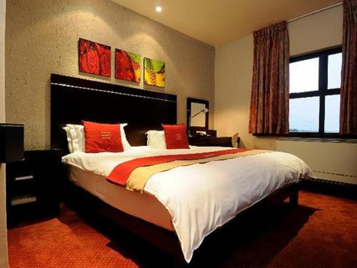 Peermont Metcourt Inn At The Grand Palm, Gaborone Bagian luar foto
